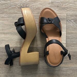 Universal Thread Black Platform Heels